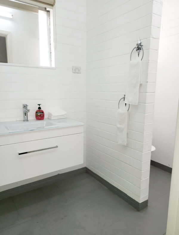 3 Bedroom House - Image 8