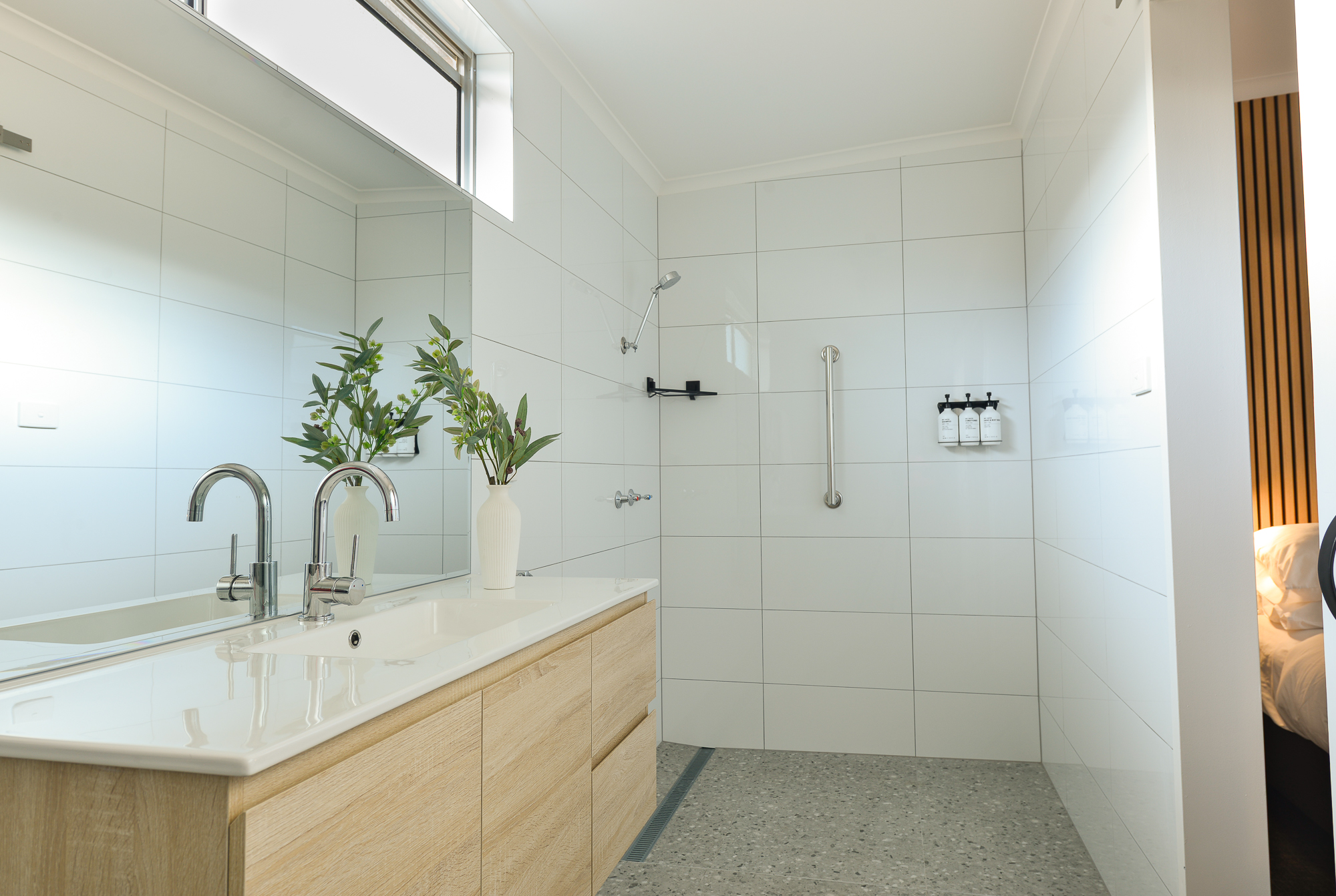 Twin Queen Suite - Image 7