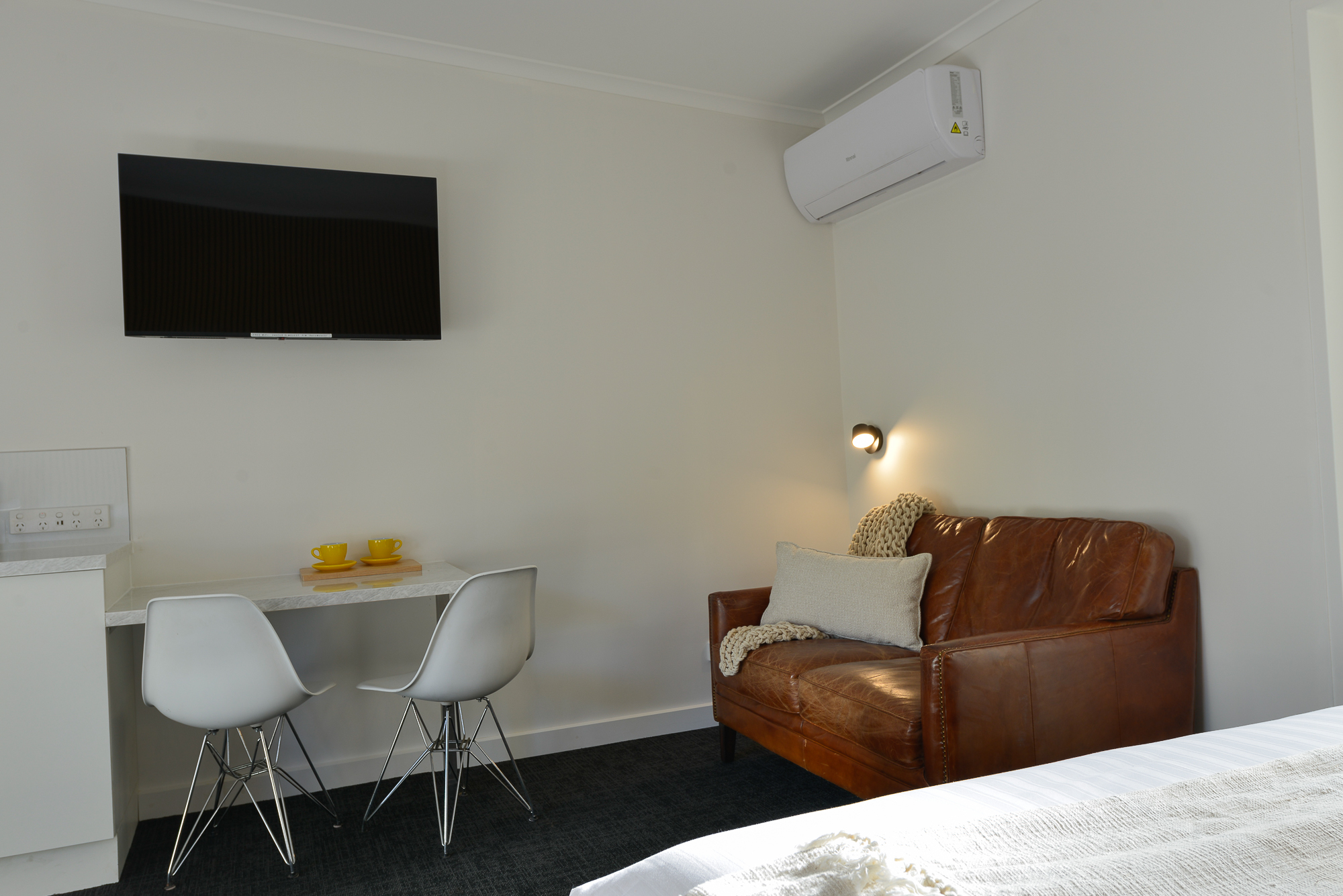 Twin Queen Suite - Image 5